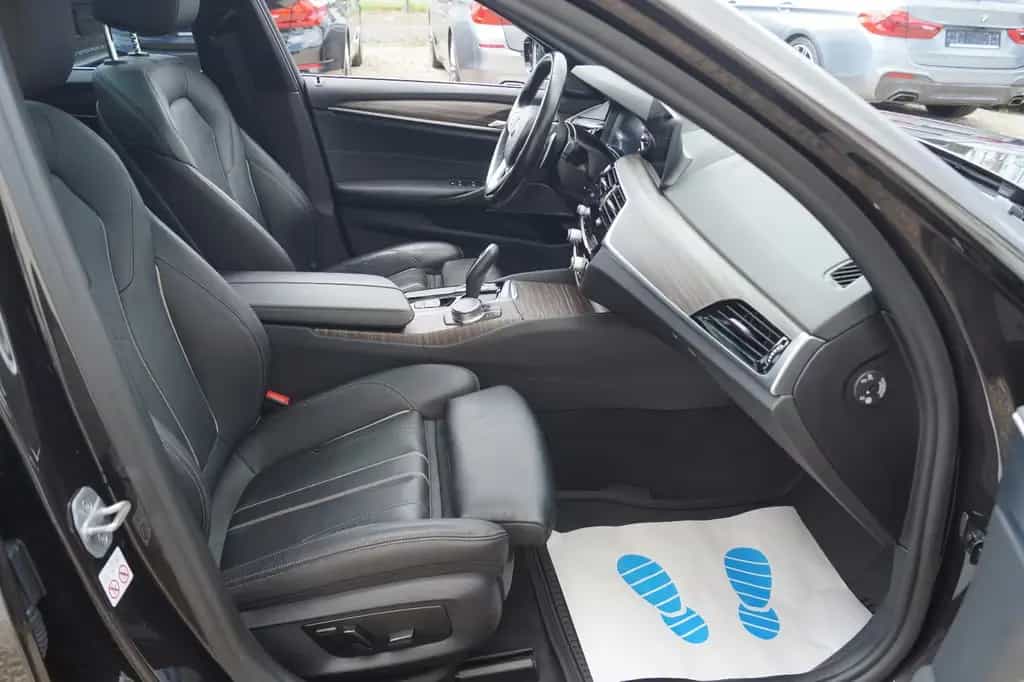 BMW 530 d xDrive touring Luxury Line Pano*AHK*Harman 07/2018-photo-18