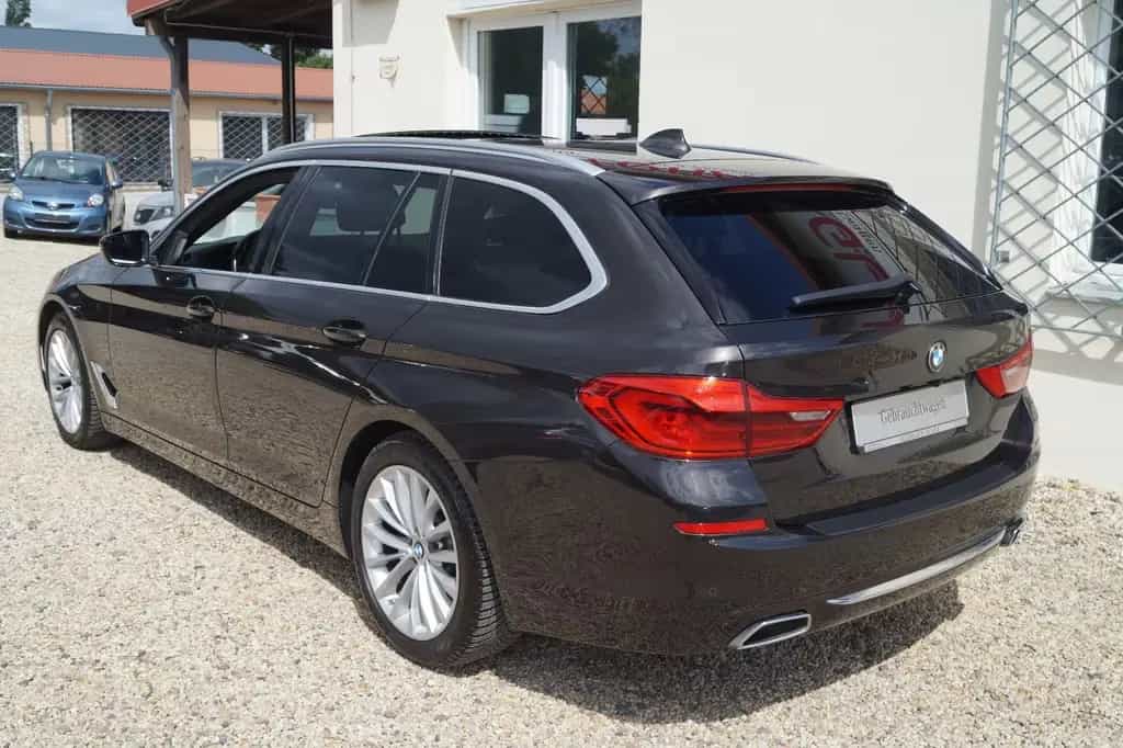 BMW 530 d xDrive touring Luxury Line Pano*AHK*Harman 07/2018-photo-2