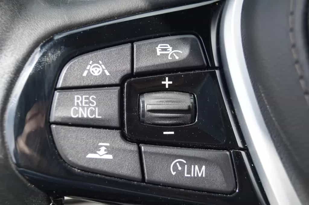 BMW 530 d xDrive touring Luxury Line Pano*AHK*Harman 07/2018-photo-22