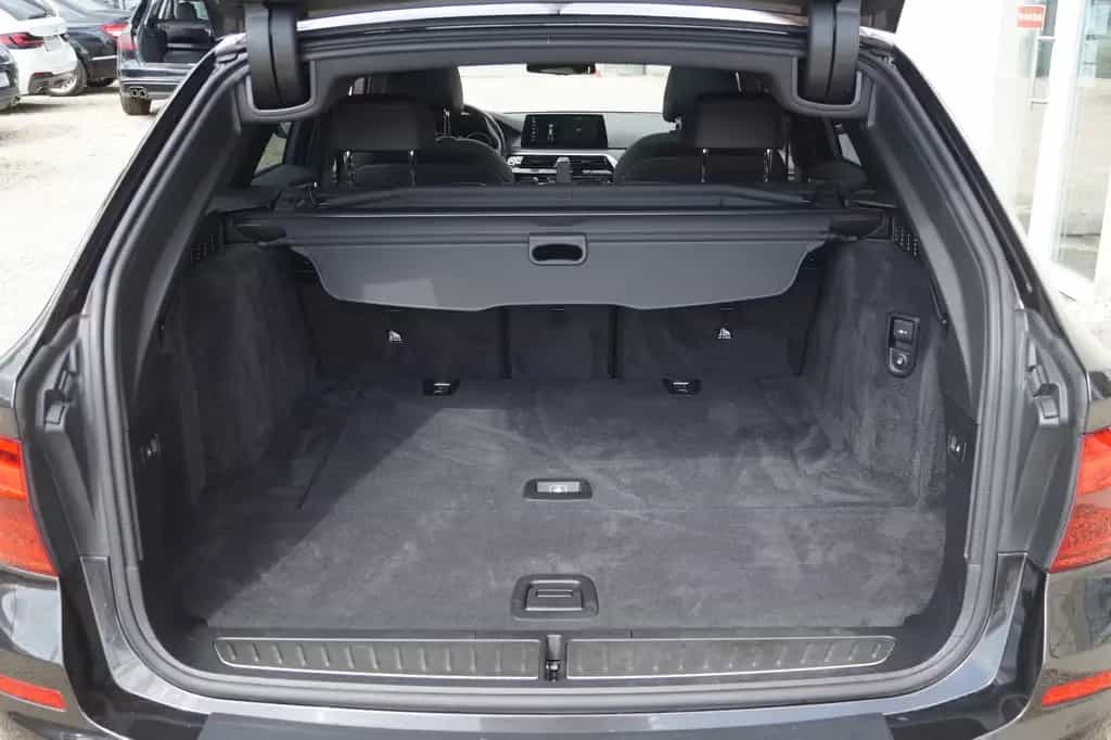 BMW 530 d xDrive touring Luxury Line Pano*AHK*Harman 07/2018-photo-3