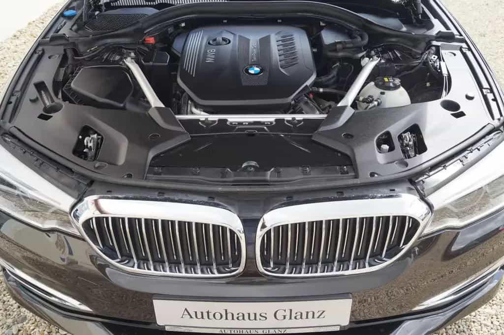 BMW 530 d xDrive touring Luxury Line Pano*AHK*Harman 07/2018-photo-32