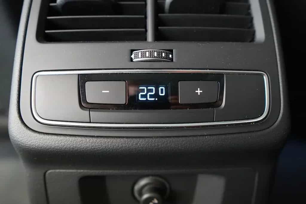 Audi A4 Avant 35 TDI S-tr. "LED*SITZH*NAVI*VIRTUAL 12/2020-photo-35