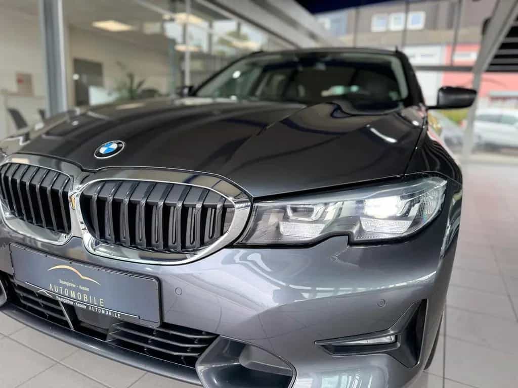 BMW 320 d Sport Line LED AHK VIRTUAL ACC AMBIENTE PDC 04/2021-photo-10