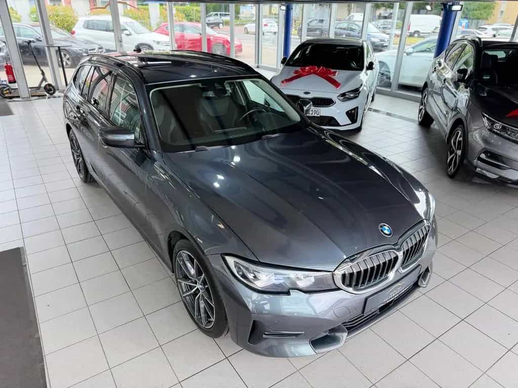BMW 320 d Sport Line LED AHK VIRTUAL ACC AMBIENTE PDC 04/2021-photo-27