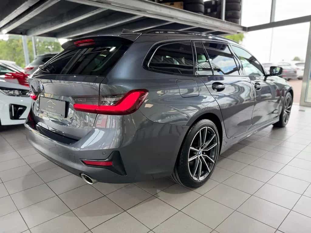 BMW 320 d Sport Line LED AHK VIRTUAL ACC AMBIENTE PDC 04/2021-photo-9