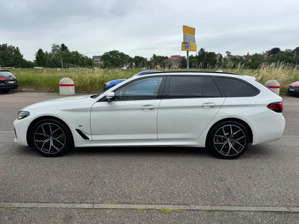 BMW 520 d Touring M Sport Shadow Navi Laser Kamera 1 11/2021-photo-2