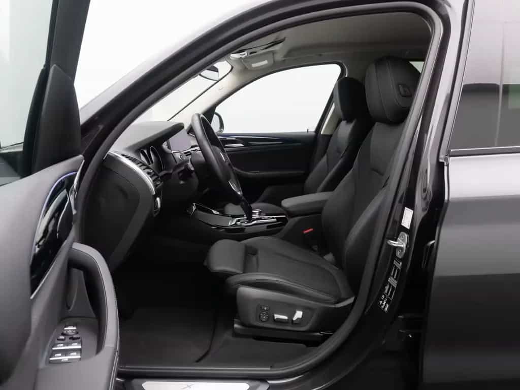 BMW X3 xD20d xLine Kamera DAB Memory AHK Komfort 19" 07/2021-photo-18
