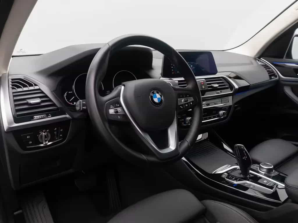 BMW X3 xD20d xLine Kamera DAB Memory AHK Komfort 19" 07/2021-photo-19