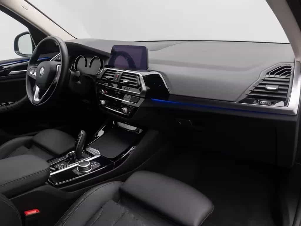 BMW X3 xD20d xLine Kamera DAB Memory AHK Komfort 19" 07/2021-photo-22