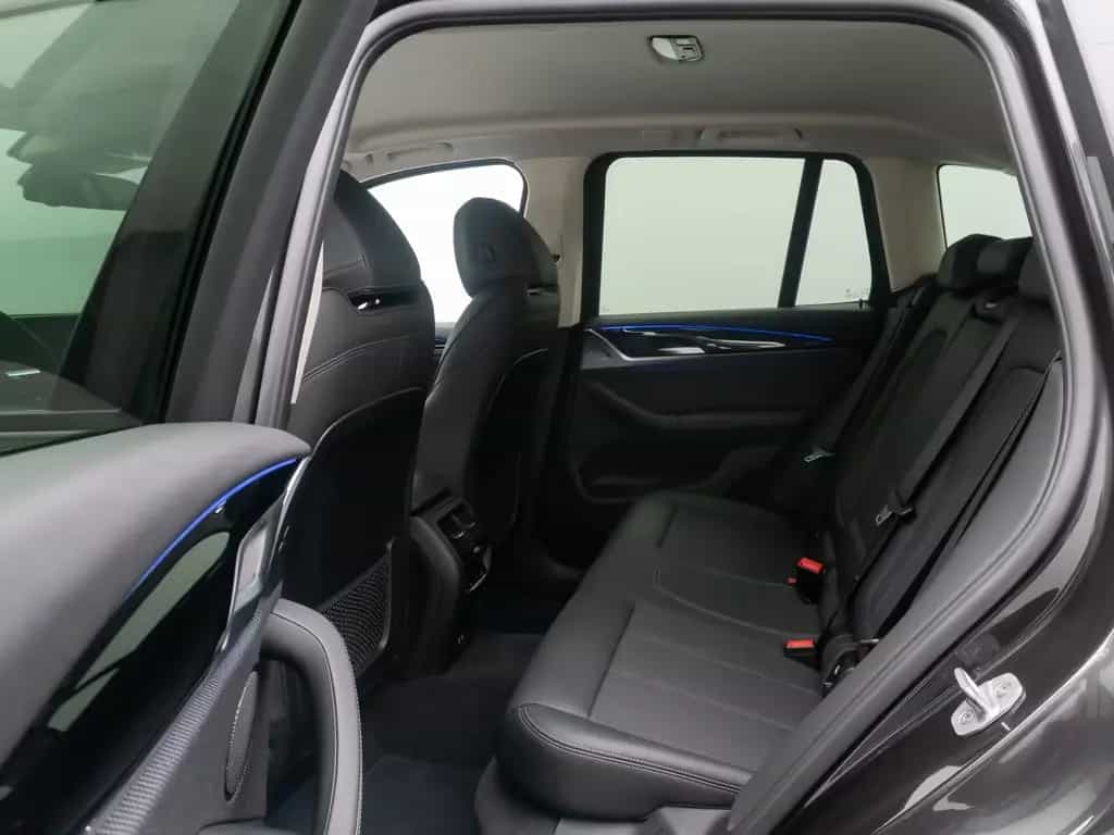 BMW X3 xD20d xLine Kamera DAB Memory AHK Komfort 19" 07/2021-photo-24