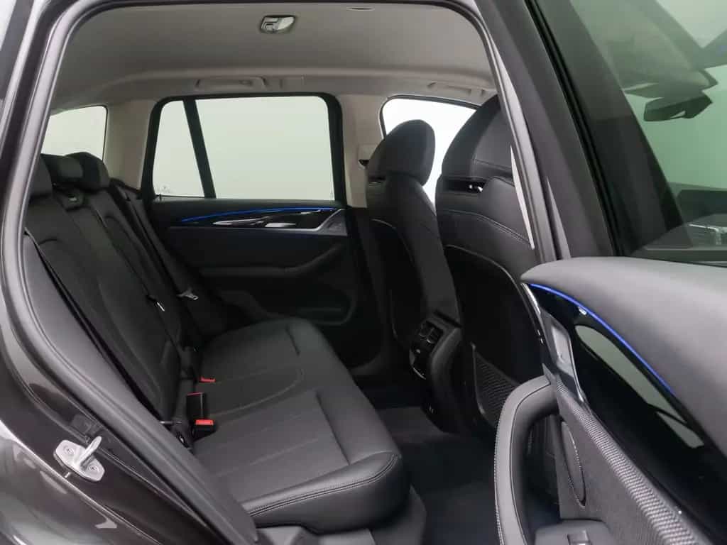 BMW X3 xD20d xLine Kamera DAB Memory AHK Komfort 19" 07/2021-photo-25