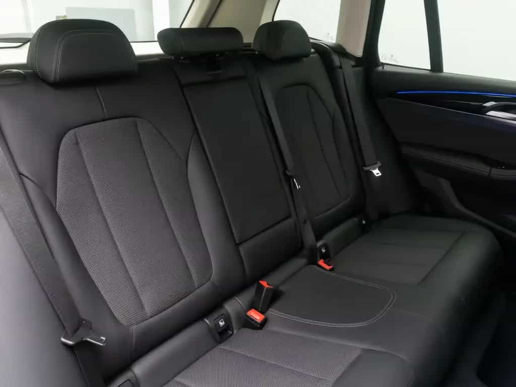BMW X3 xD20d xLine Kamera DAB Memory AHK Komfort 19" 07/2021-photo-28