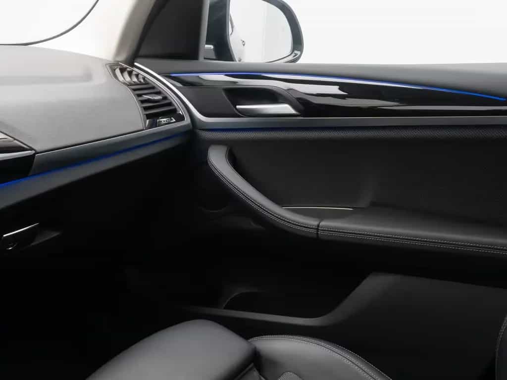 BMW X3 xD20d xLine Kamera DAB Memory AHK Komfort 19" 07/2021-photo-31