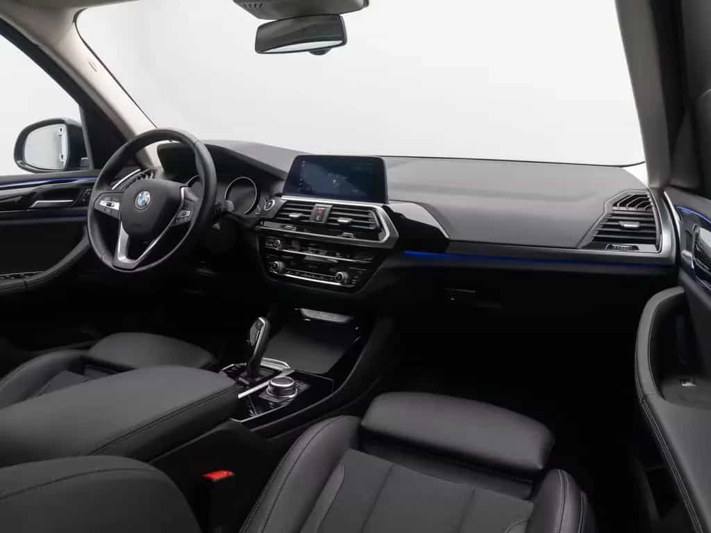 BMW X3 xD20d xLine Kamera DAB Memory AHK Komfort 19" 07/2021-photo-38