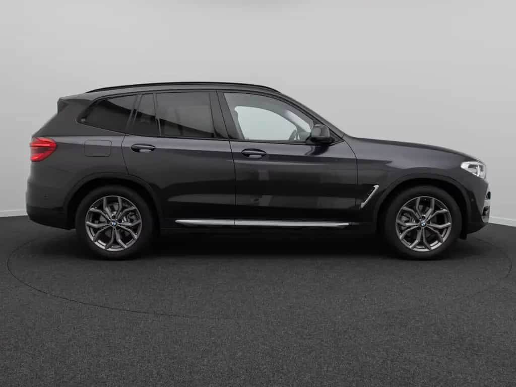 BMW X3 xD20d xLine Kamera DAB Memory AHK Komfort 19" 07/2021-photo-4