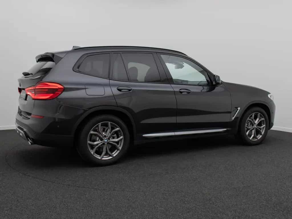 BMW X3 xD20d xLine Kamera DAB Memory AHK Komfort 19" 07/2021-photo-5