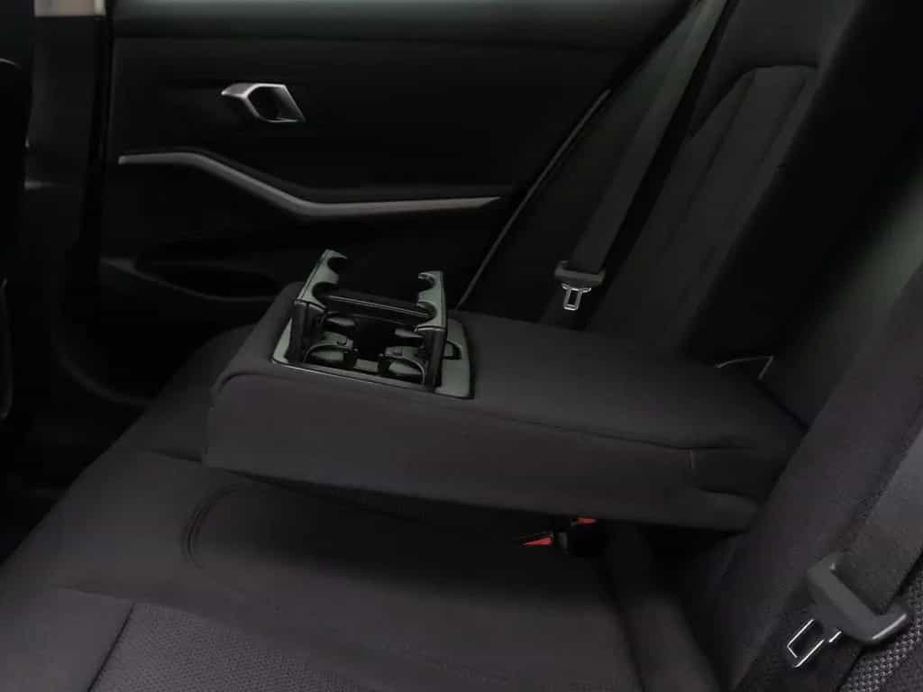 BMW 320 d HUD DAB Laser PDC DrivAssist Komfort Alarm 07/2021-photo-28