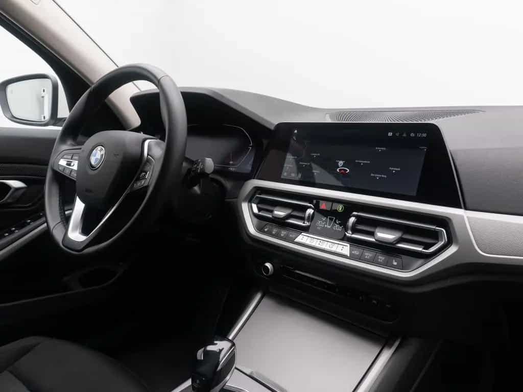 BMW 320 d HUD DAB Laser PDC DrivAssist Komfort Alarm 07/2021-photo-36