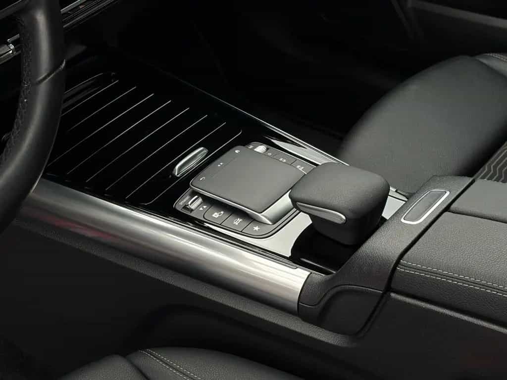 Mercedes-Benz GLA 200 7G-DCT Progressive CarPlay Temp CAM AHK 09/2020-photo-14