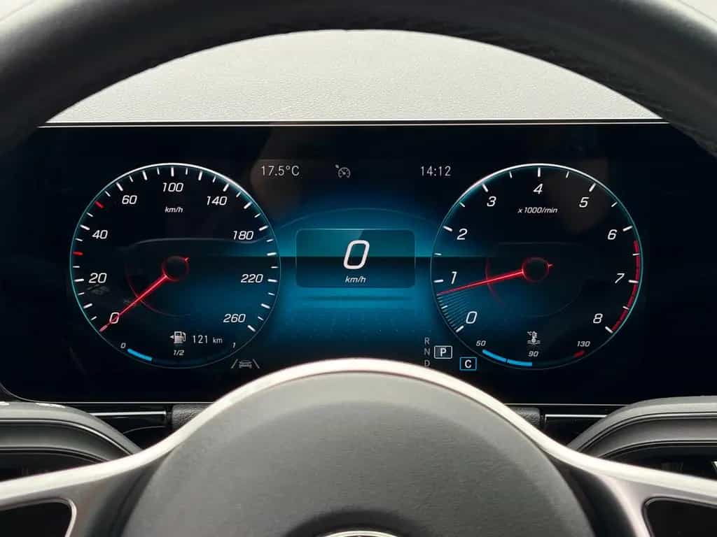 Mercedes-Benz GLA 200 7G-DCT Progressive CarPlay Temp CAM AHK 09/2020-photo-18