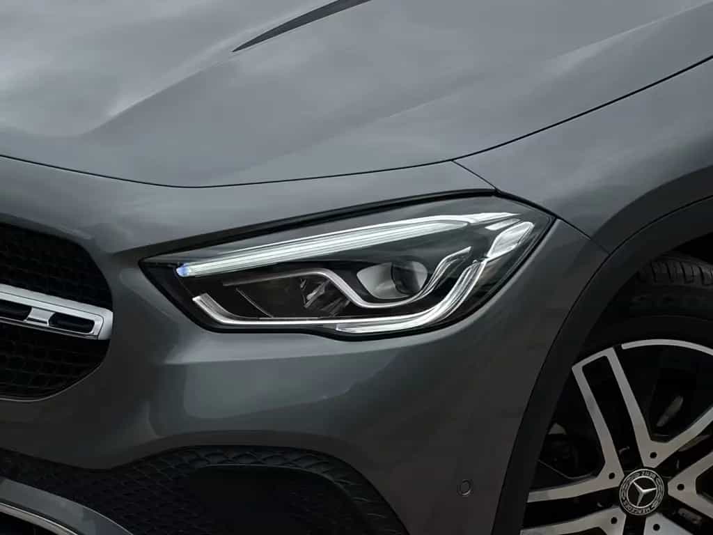 Mercedes-Benz GLA 200 7G-DCT Progressive CarPlay Temp CAM AHK 09/2020-photo-2