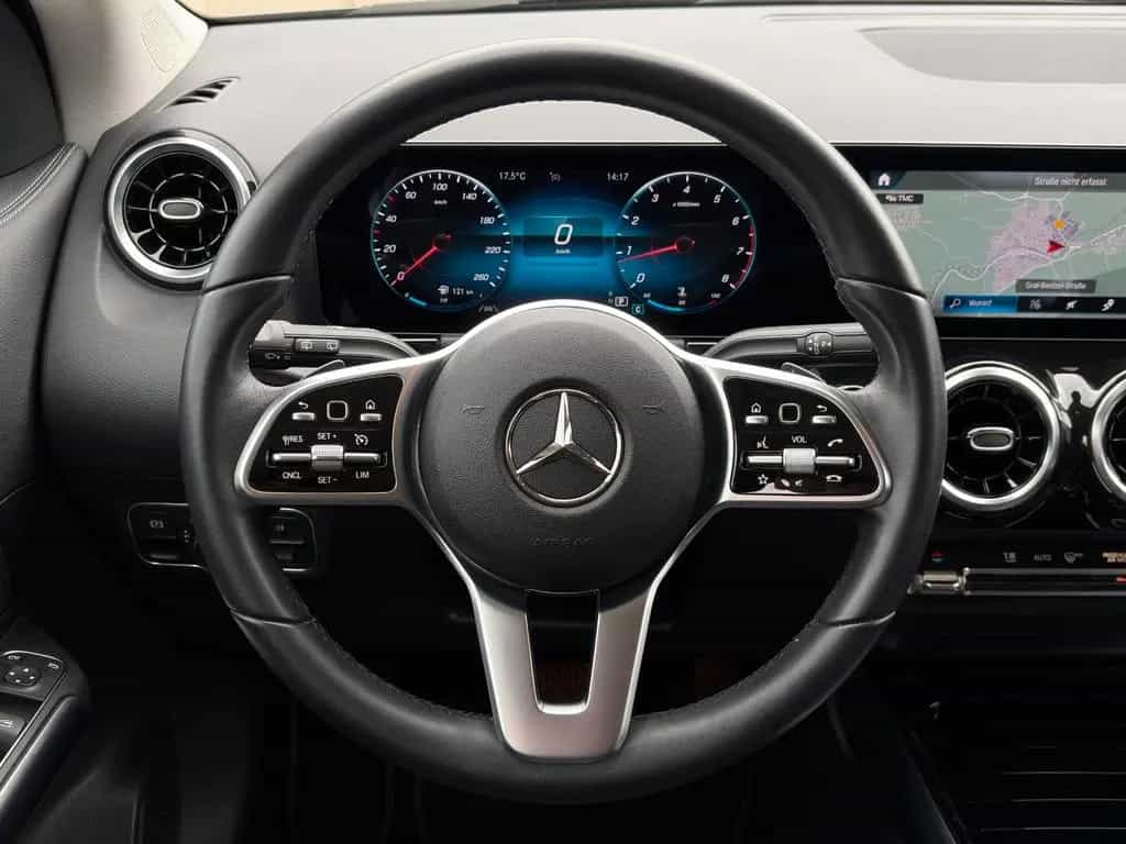 Mercedes-Benz GLA 200 7G-DCT Progressive CarPlay Temp CAM AHK 09/2020-photo-20
