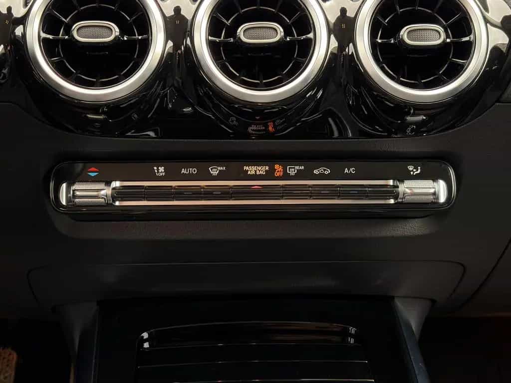 Mercedes-Benz GLA 200 7G-DCT Progressive CarPlay Temp CAM AHK 09/2020-photo-27