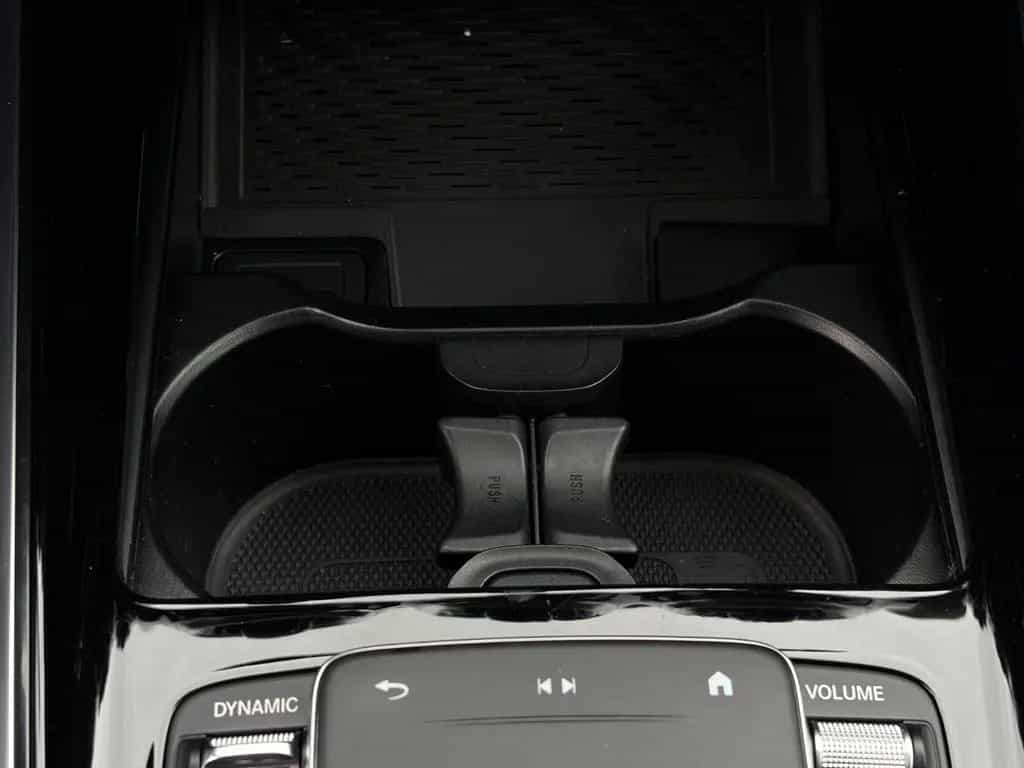 Mercedes-Benz GLA 200 7G-DCT Progressive CarPlay Temp CAM AHK 09/2020-photo-29