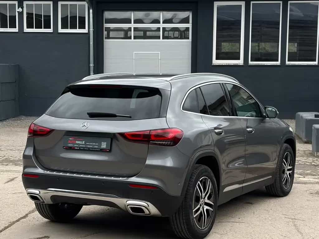 Mercedes-Benz GLA 200 7G-DCT Progressive CarPlay Temp CAM AHK 09/2020-photo-5