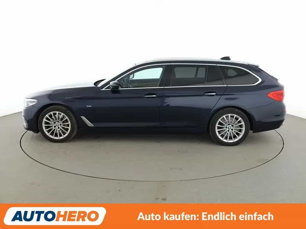 BMW 530 5er 530d xDrive Luxury Line Aut.*NAVI*ACC*PDC* 09/2017-photo-2