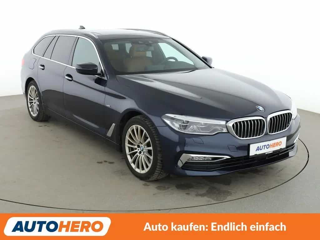 BMW 530 5er 530d xDrive Luxury Line Aut.*NAVI*ACC*PDC* 09/2017-photo-7