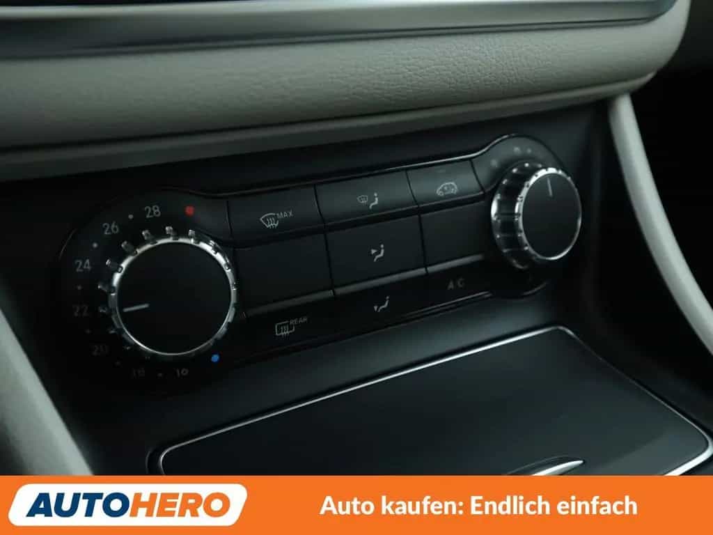 Mercedes-Benz CLA 220 4Matic Urban Aut.*LED*NAVI*ACC*CAM*PDC* 01/2018-photo-22