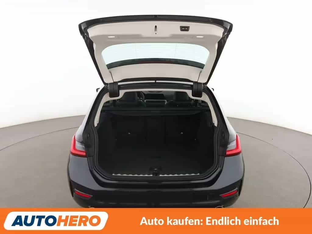 BMW 330 3er 330d xDrive Sport Line Aut.*NAVI*HUD*ACC* 11/2020-photo-16