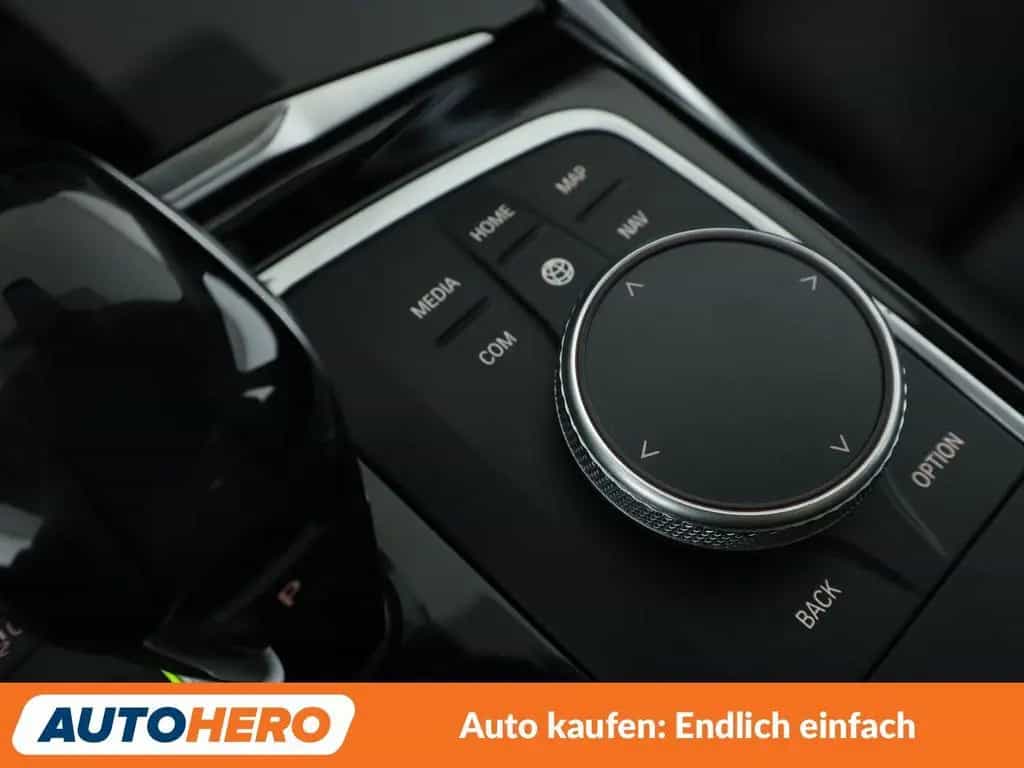 BMW 330 3er 330d xDrive Sport Line Aut.*NAVI*HUD*ACC* 11/2020-photo-29