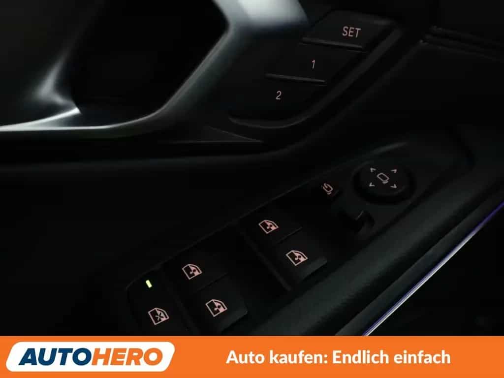 BMW 330 3er 330d xDrive Sport Line Aut.*NAVI*HUD*ACC* 11/2020-photo-33