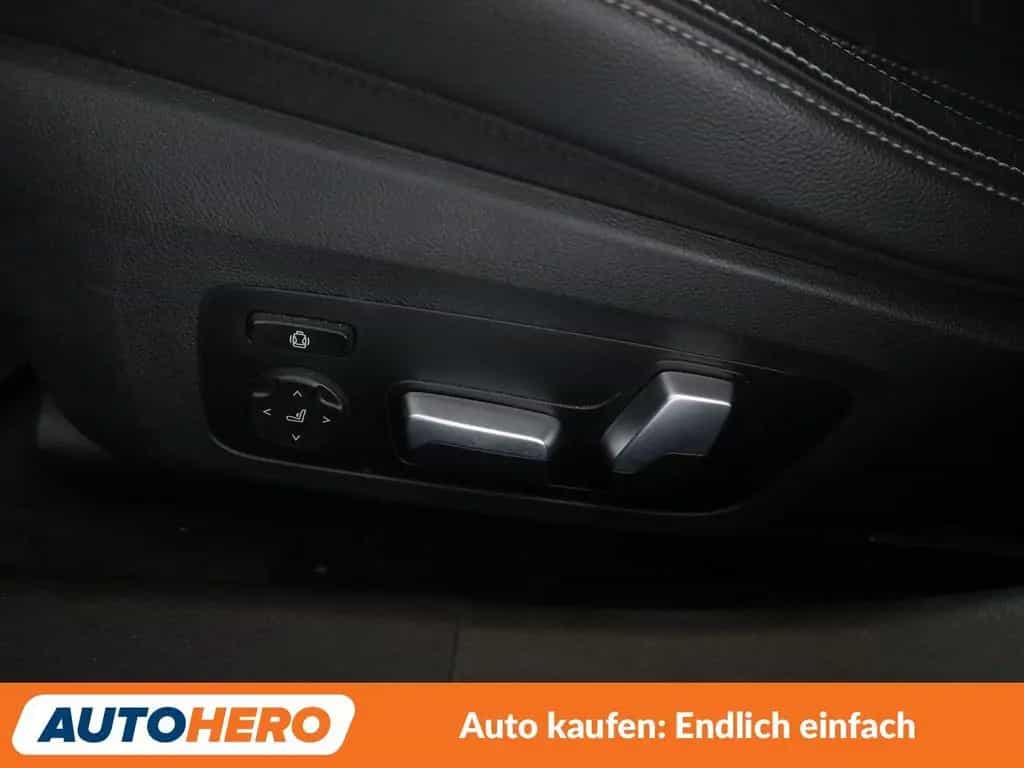 BMW 330 3er 330d xDrive Sport Line Aut.*NAVI*HUD*ACC* 11/2020-photo-34