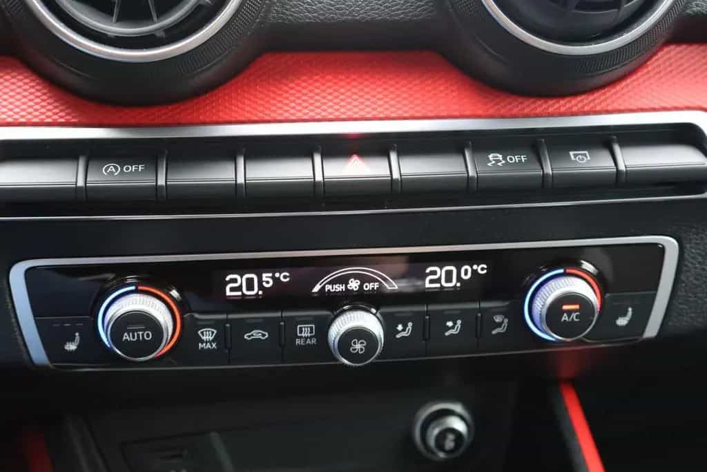 Audi Q2 1.4 TFSI CoD Design Pro Line Plus | Black Edi 06/2018-photo-13