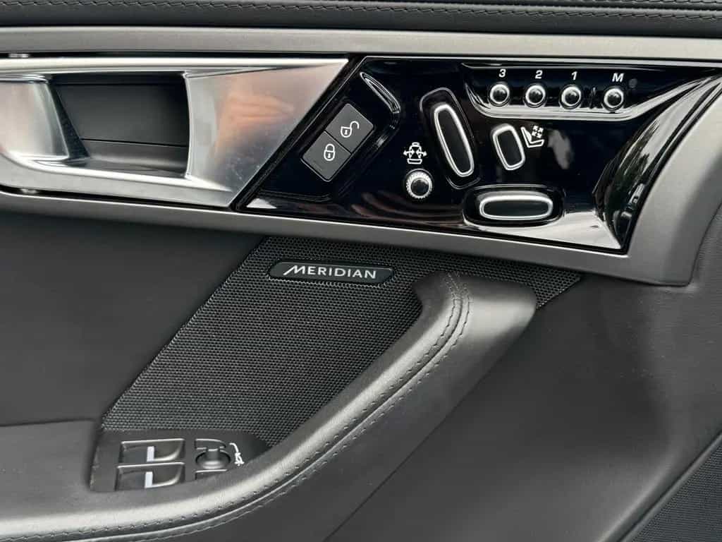 Jaguar F-Type Cabriolet S AWD Bi-Xenon*Kam*PDC*Navi 08/2016-photo-39
