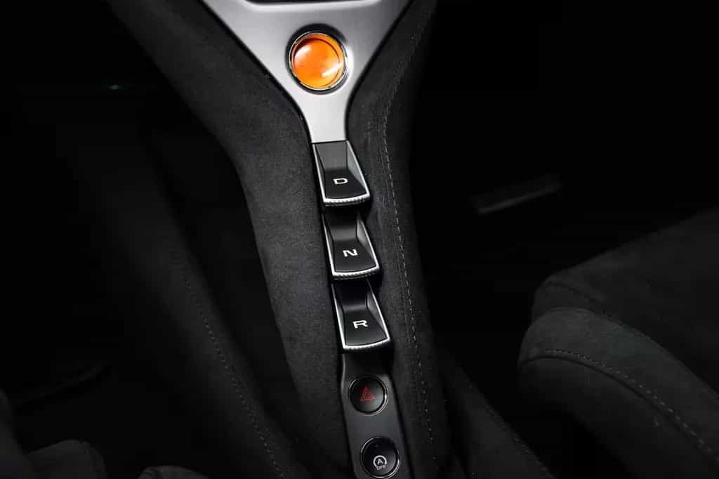 McLaren 750S Coupe - MSO Volcano Yellow - Carbon Louvres null-photo-24