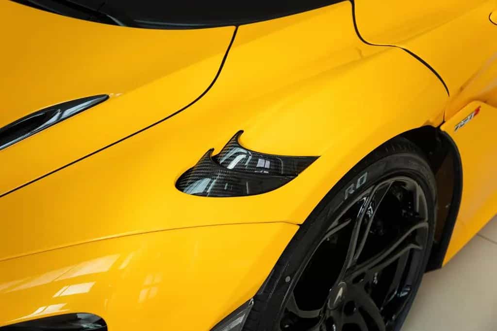 McLaren 750S Coupe - MSO Volcano Yellow - Carbon Louvres null-photo-28