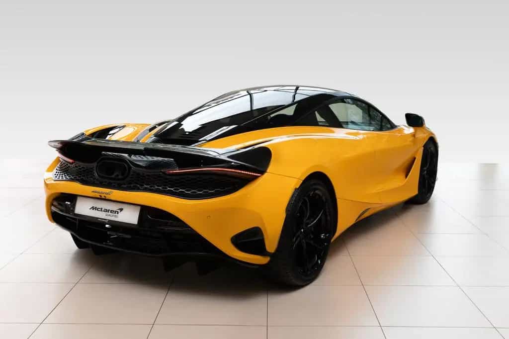 McLaren 750S Coupe - MSO Volcano Yellow - Carbon Louvres null-photo-4