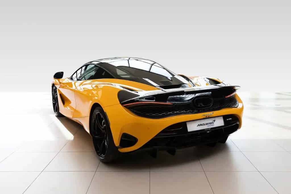 McLaren 750S Coupe - MSO Volcano Yellow - Carbon Louvres null-photo-6