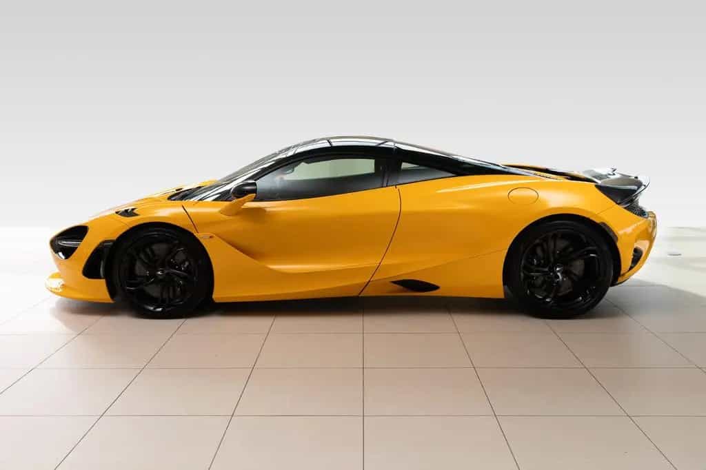McLaren 750S Coupe - MSO Volcano Yellow - Carbon Louvres null-photo-7