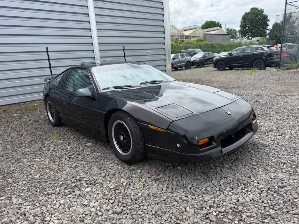 Pontiac Fiero 10/1987-photo-1