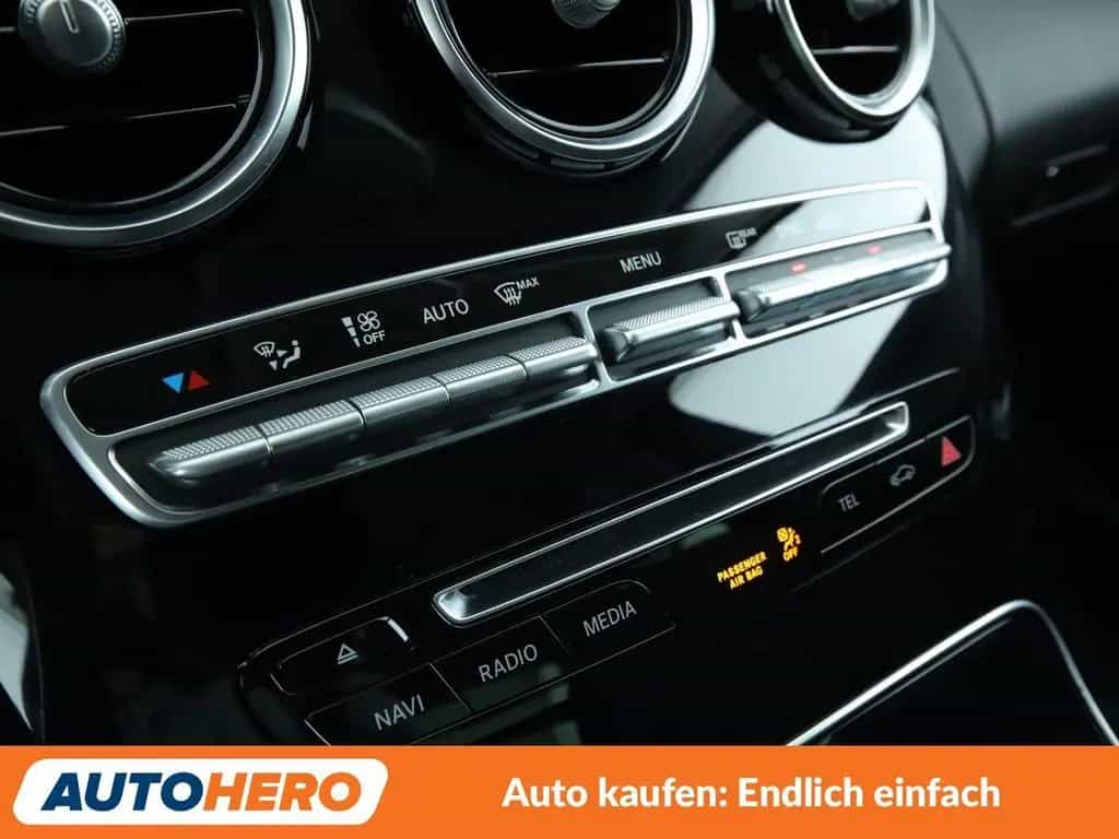 Mercedes-Benz C 180 CGI Avantgarde Aut.*LED*NAVI*TEMPO*CAM*PDC 07/2018-photo-24