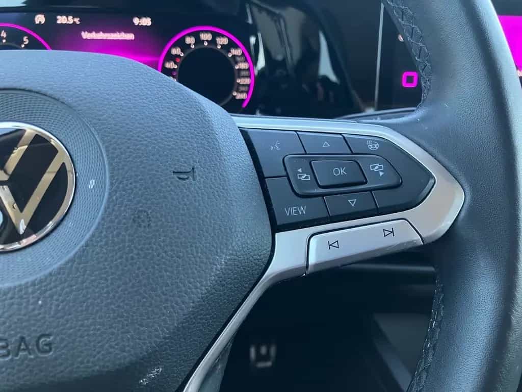 Volkswagen Golf LIFE ACTIVE 1.5TSI LED.NAV.HUD.AMBIENTE.STA 01/2023-photo-29