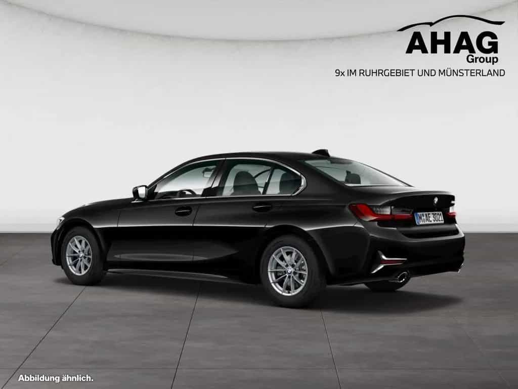 BMW 320 i Limousine 09/2021-photo-5