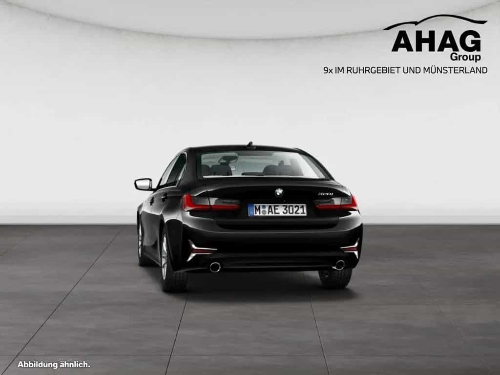 BMW 320 i Limousine 09/2021-photo-6