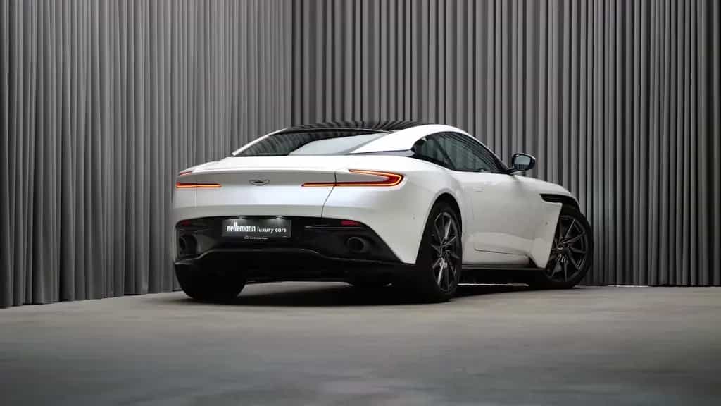 Aston Martin DB11 5.2 V12 AMR w. Power Upgrade 12/2016-photo-1