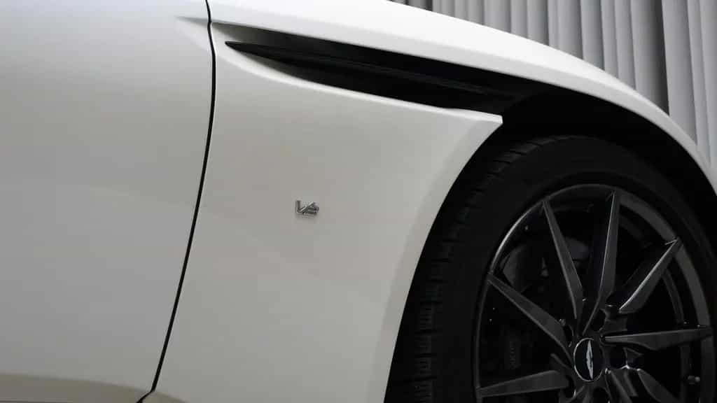 Aston Martin DB11 5.2 V12 AMR w. Power Upgrade 12/2016-photo-18